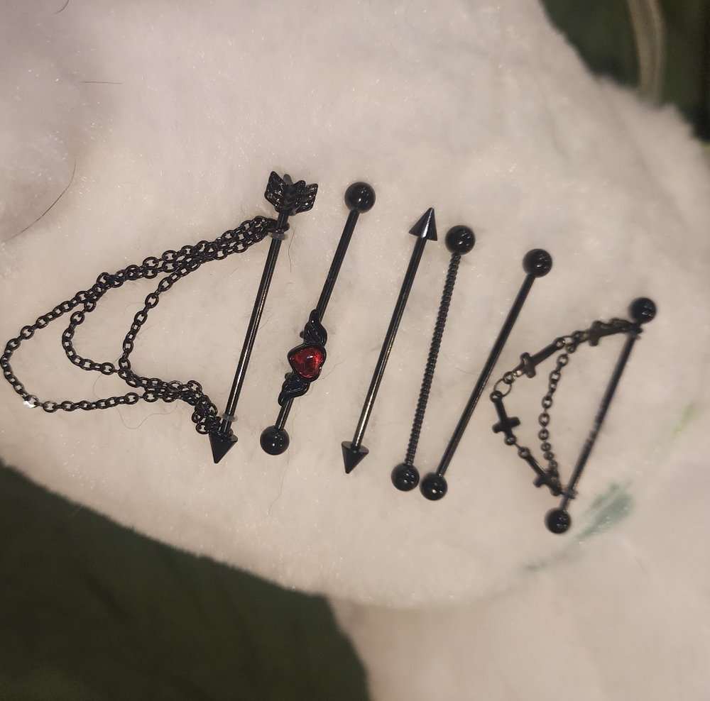 Black Arrow and Heart Industrial Goth Piercing Set - Picture 1 of 4
